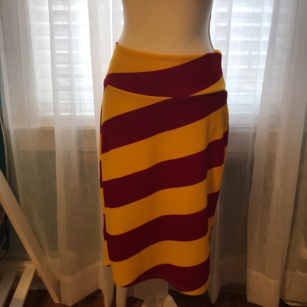 LuLaRoe Cassie XL Red & Yellow